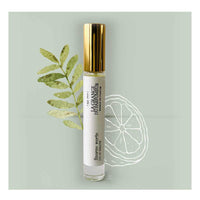 Eau de toilette unisexe. Parfum frais, thé vert, pétillant, agrumes, cèdre. Unisex toilet water. Summer breeze scent. Parfum été.Parfum québécois Format de voyage 10 mL, Canadian Perfumer, Haute parfumerie québécoise, Parfum Niche, Niche fragrance, Green tea, bergamote, fresh, zesty, woody, cedar fragrance. La Grange du Parfumeur, Parfum naturel, Artisan, Écorce verte