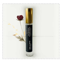 Parfum femme qui tient, Parfum de Niche femme qui sent trop bon, Parfum femme Québec, Parfum pour femme, Parfum pour homme, "Avant minuit" eau de toilette unisexe. Parfum à la Rose et à la pivoine. Unisex . Rose, Peonies Fragrance, Indie perfume, Indie perfumery, Parfum de niche, Québecois, Parfum naturel, Alexandra Bachand, La Grange du Parfumeur