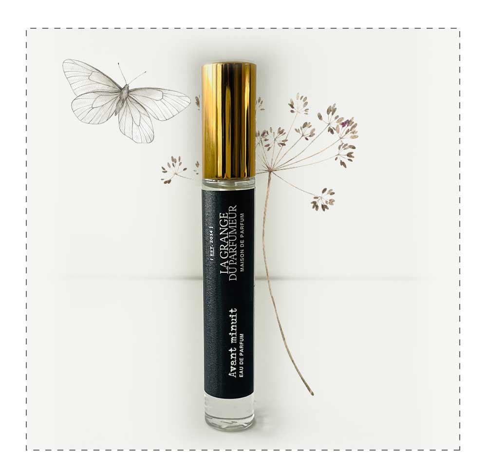 Parfum femme qui tient, Parfum femme qui sent trop bon, Parfum femme Québec, Parfum pour femme, Parfum pour homme, "Avant minuit" eau de toilette unisexe. Parfum à la réglisse noire, jasmin, et poivre noir. Unisex toilet water. Black Licorice, Jasmine and black Pepper Fragrance, Indie perfume, Indie perfumery, Parfum de niche, Québecois, Parfum naturel, Alexandra Bachand, La Grange du Parfumeur