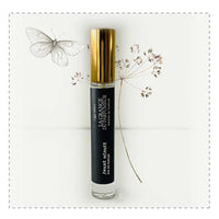 Parfum femme qui tient, Parfum femme qui sent trop bon, Parfum femme Québec, Parfum pour femme, Parfum pour homme, "Avant minuit" eau de toilette unisexe. Parfum à la réglisse noire, jasmin, et poivre noir. Unisex toilet water. Black Licorice, Jasmine and black Pepper Fragrance, Indie perfume, Indie perfumery, Parfum de niche, Québecois, Parfum naturel, Alexandra Bachand, La Grange du Parfumeur