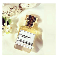 La Grange du Parfumeur, Maison de parfum québécoise, Canadian Perfume brand, Best Canadian fragrances, parfum naturel, parfum vegan, parfum fait au Québec, parfumerie québécoise, parfumeur, parfum artisan, haute parfumerie, parfum pour femme, parfum Montréal, parfum pour homme, perfume, perfumery, perfumer, canadian brand, indie perfume, niche perfume, parfum niche, fleur d'oranger, neroli, orange blossom