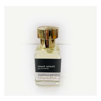 Parfum femme qui tient, Parfum femme qui sent trop bon, Parfum femme Québec, Parfum pour femme, Parfum pour homme, "Avant minuit" eau de toilette unisexe. Parfum à la réglisse noire, jasmin, et poivre noir. Unisex toilet water. Black Licorice, Jasmine and black Pepper Fragrance, Indie perfume, Indie perfumery, Parfum de niche, Québecois, Parfum naturel, Alexandra Bachand, La Grange du Parfumeur