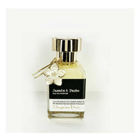 Parfum femme qui tient, Parfum femme qui sent trop bon, Parfum femme Québec, Parfum pour femme, Parfum pour homme, Jasmin à l'aube, eau de parfum unisexe. Parfum jasmin, tubéreuse, ambrette. Unisex Jasmine Fragrance, Indie perfume, Indie perfumery, Parfum de niche, Québecois, Parfum naturel, Alexandra Bachand, La Grange du Parfumeur