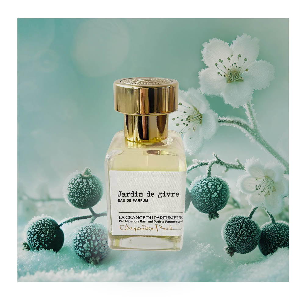 Eau de parfum unisexe, Parfum éphémère, Unisex Fragrance, lys blanc, vert, frais, vanille, Parfum québécois Format de voyage 10 mL, Canadian Perfumer, Lilies, green, floral, vanilla scent. perfume, parfum québécois, Artisan, Haute Parfumerie, Parfum de Niche, Niche perfume, Natural fragrance, Parfum naturel. La Grange du Parfumeur, Jardin de Givre