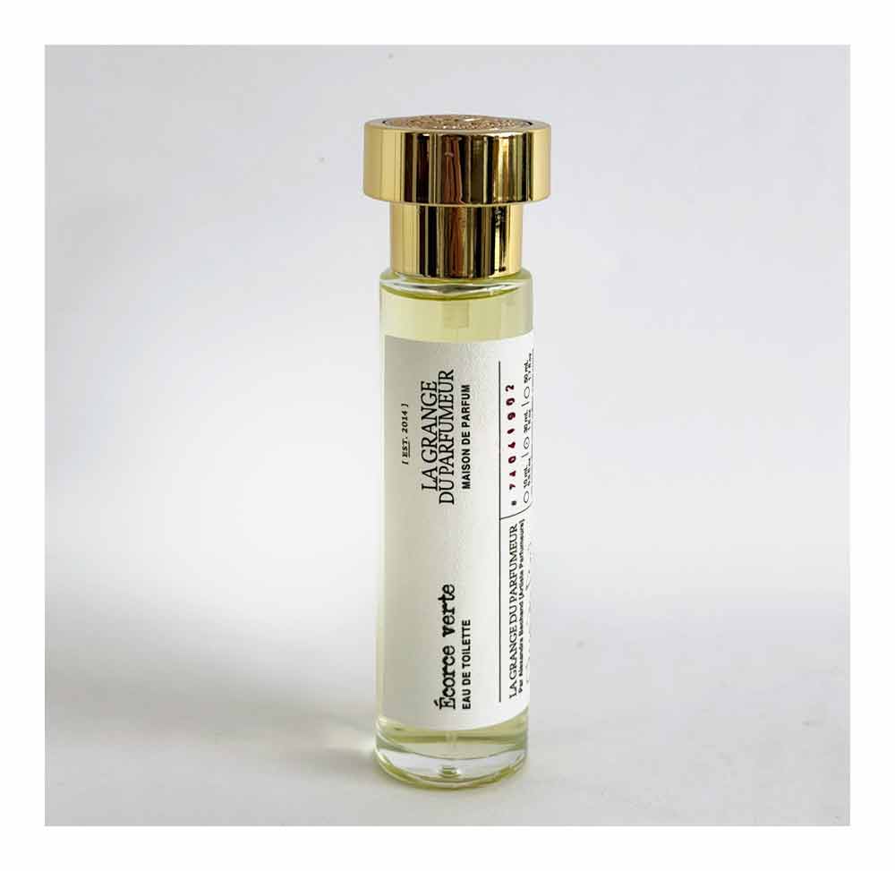 Parfum femme qui sent trop bon, Parfum femme Québec, Parfum pour femme, Parfum pour homme,Eau de toilette unisexe. Parfum thé vert et bergamote. Unisex toilet water. Fragrance green tea and bergamot. Parfum québécois Format de voyage 10 mL, Canadian Perfumer, Haute Parfumerie, Parfum québécois.