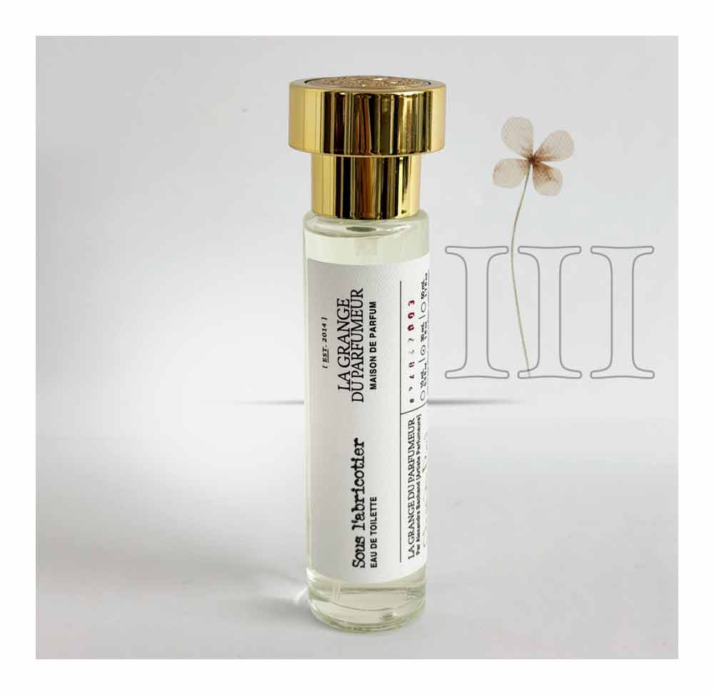 Eau de toilette unisexe. Parfum pêche et noix de coco. Unisex toilet water. Fragrance peach and coconut. Parfum québécois Format de voyage 10 mL, Canadian PerfumerParfum femme qui tient, Parfum femme qui sent trop bon, Parfum femme Québec, Parfum pour femme, Parfum pour homme, Haute Parfumerie, Parfum québécois,Parfum naturel.