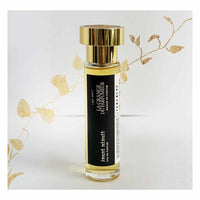 "Avant minuit" eau de toilette unisexe. Parfum à la réglisse noire, jasmin, et poivre noir. Unisex toilet water. Black Licorice, Jasmine and black Pepper Fragrance, Parfum femme qui tient, Parfum femme qui sent trop bon, Parfum femme Québec, Parfum pour femme, Parfum pour homme,, indie perfume, indie perfumery, indie scent, indie fragrance, parfum de niche, niche perfume, Alexandra Bachand