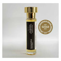 Eau de parfum unisexe. Parfum chèvrefeuille, miel, melon, vigne. Unisex Fragrance, linden blossom and fig. Parfum québécois Format de voyage 10 mL, Canadian Perfumer, Honeysuckle, melon perfume, award perfume, parfum québécois, Artisan award, Haute Parfumerie, Parfum de Niche, Niche perfume, Natural fragrance, Parfum naturel. La Grange du Parfumeur, Murmuration.