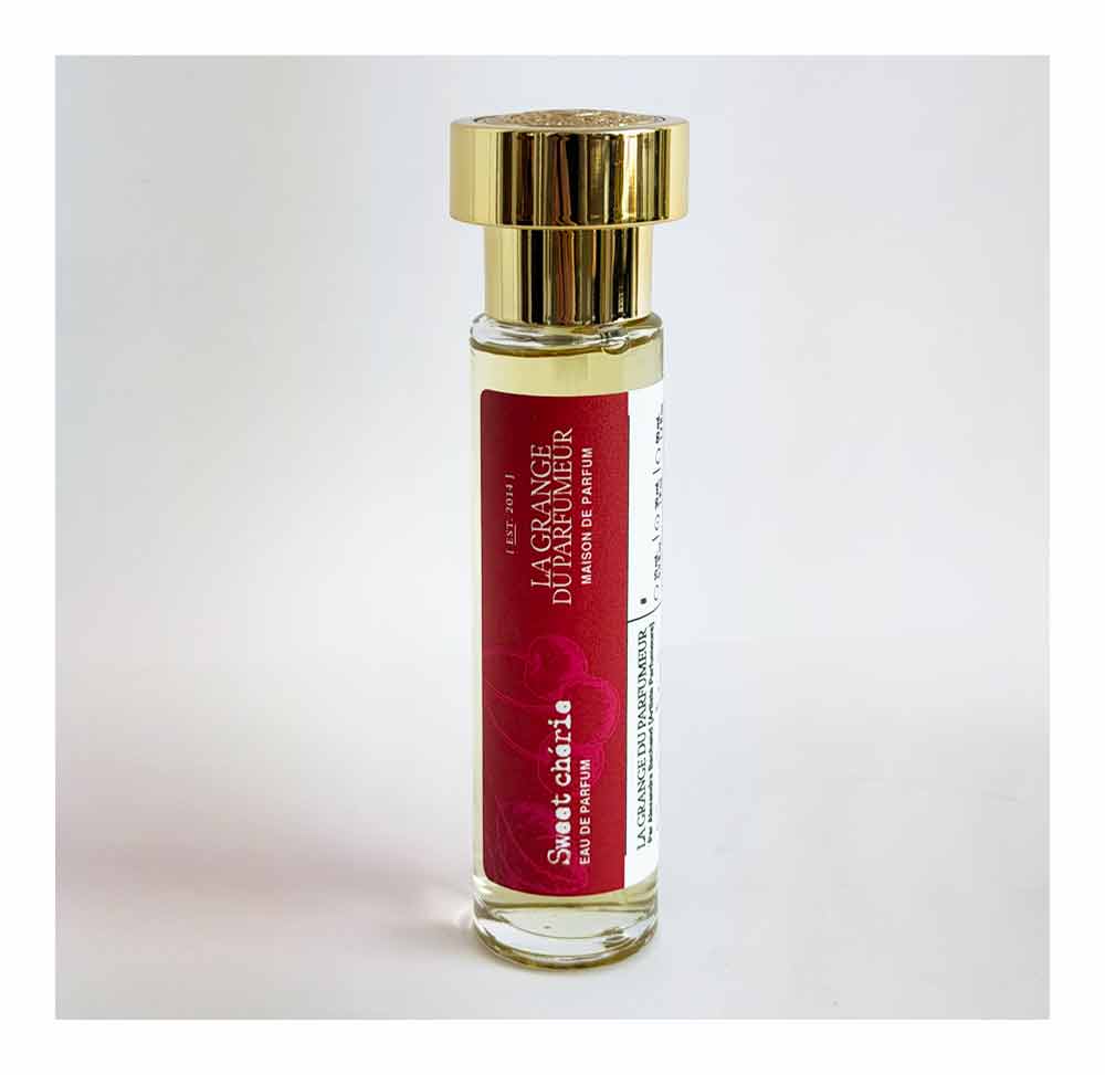 sweet cherie, sweet, cherie, cherry, parfum cerise, cherry perfume, cherry fragrance, parfum fruité, parfum québécois, Canadian niche perfumery, Okanagan valley, sweet cherry, sweet cherie, best cherry perfume, natural perfume, parfum naturel, La arnge du Parfumeur, Canadian Perfume brand, Parfum Artisan, Alexandra Bachand, coffret découverte cerise, Haute Parfumerie, Maison de Parfum, Cantons-de-l'Est, Quebec